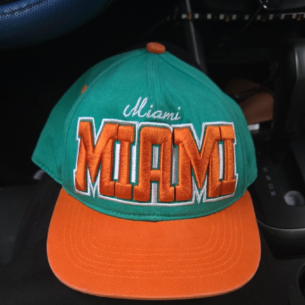 Miami Embroidered Colecion Green and Orange Hat